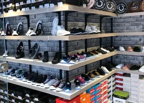 Ayakkabı Mağaza Rafları